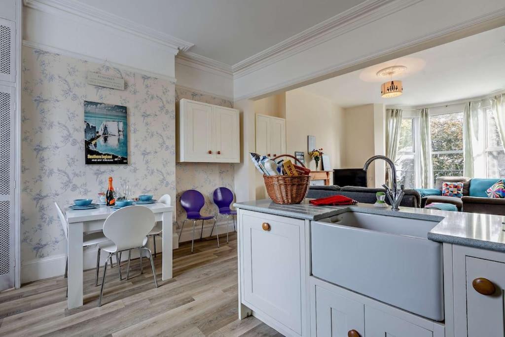Villa Dizzy Heights Swanage Sleeps 10 With Amazing Views Extérieur photo