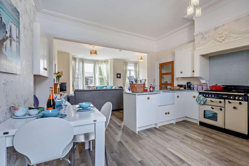 Villa Dizzy Heights Swanage Sleeps 10 With Amazing Views Extérieur photo