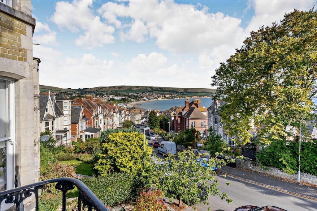 Villa Dizzy Heights Swanage Sleeps 10 With Amazing Views Extérieur photo