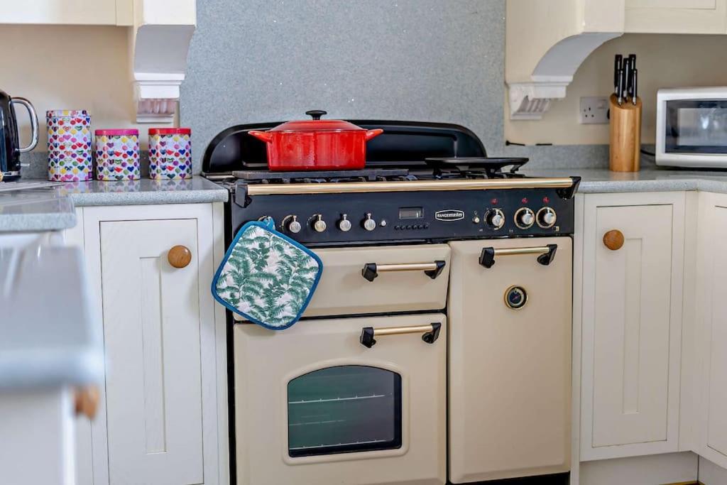 Villa Dizzy Heights Swanage Sleeps 10 With Amazing Views Extérieur photo
