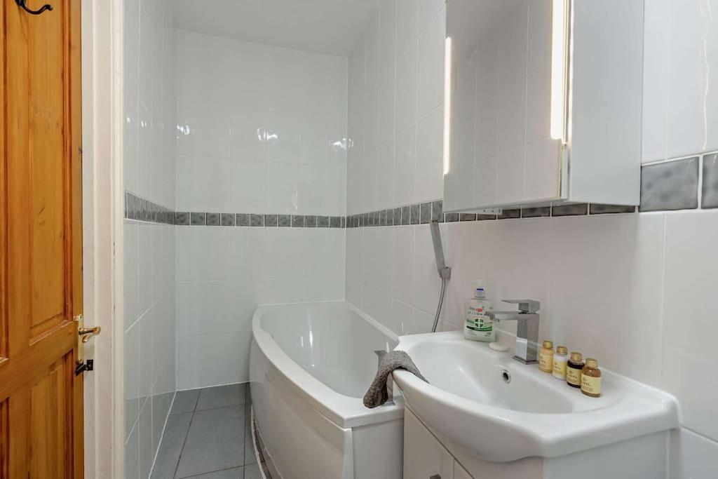 Villa Dizzy Heights Swanage Sleeps 10 With Amazing Views Extérieur photo