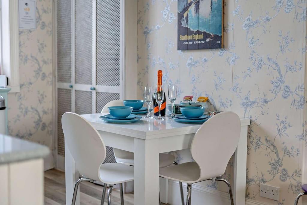 Villa Dizzy Heights Swanage Sleeps 10 With Amazing Views Extérieur photo