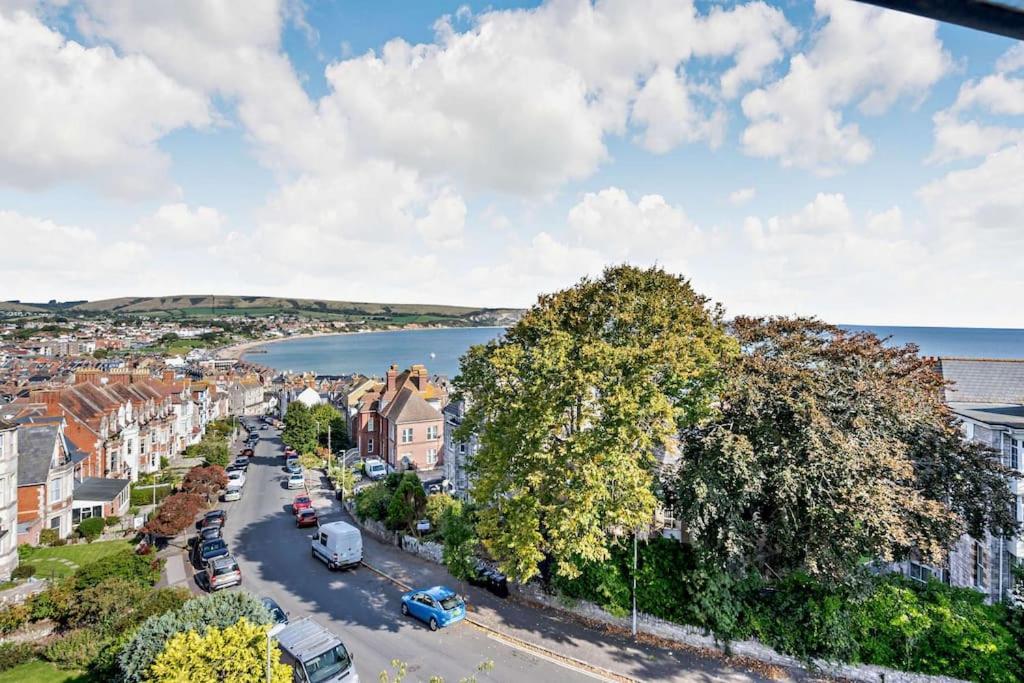 Villa Dizzy Heights Swanage Sleeps 10 With Amazing Views Extérieur photo